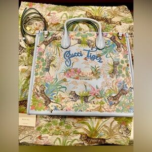 Like New GUCCI TIGER - Limited Edition Tote- w. matching dustbag & COA
